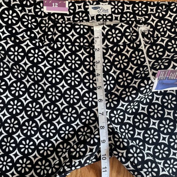 Old Navy The Diva Skinny Ankle Black White Flower Print Stretch Fit Pants 12R - Picture 14 of 15